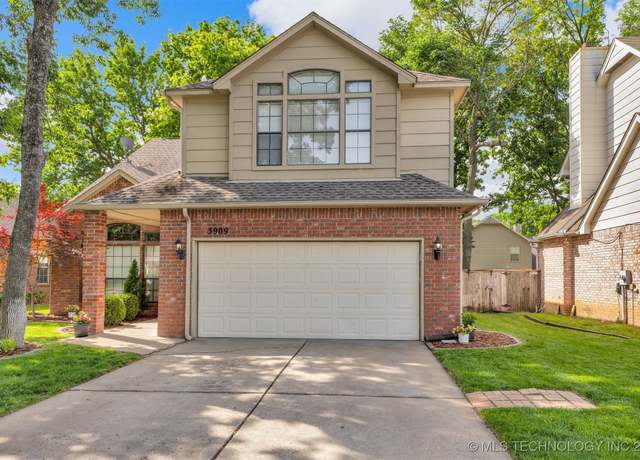 Property at 3909 W El Paso St, Broken Arrow, OK 74012, 4 beds, 2.5 baths