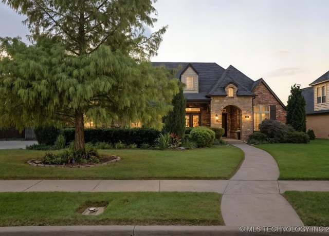 Property at 218 E 128th St S, Jenks, OK 74037, 4 beds, 3 baths