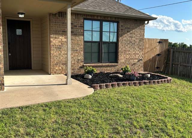 Property at 9700 E 110th St N, Owasso, OK 74055, 3 beds, 2 baths