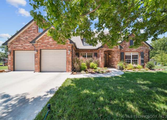 Property at 14003 E 87th Pl N, Owasso, OK 74055, 4 beds, 2.5 baths