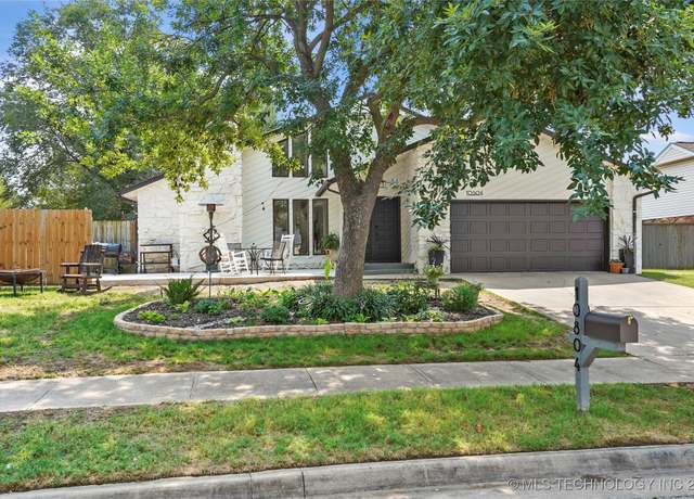 Property at 10804 E 98th St N, Owasso, OK 74055, 4 beds, 2 baths