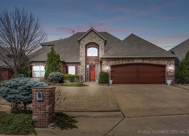 Property at 1204 W Fargo Ln, Broken Arrow, OK 74012, 4 beds, 3 baths