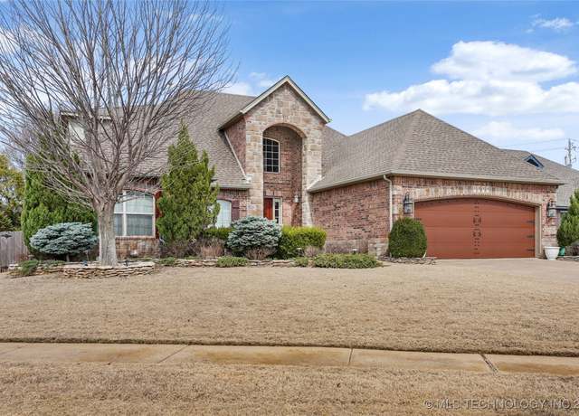 Property at 1204 W Fargo Ln, Broken Arrow, OK 74012, 4 beds, 3 baths