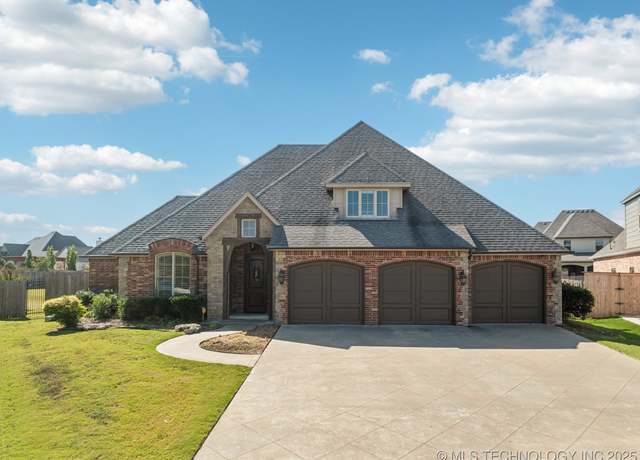 Property at 224 E 127th Ct S, Jenks, OK 74037, 4 beds, 3.5 baths