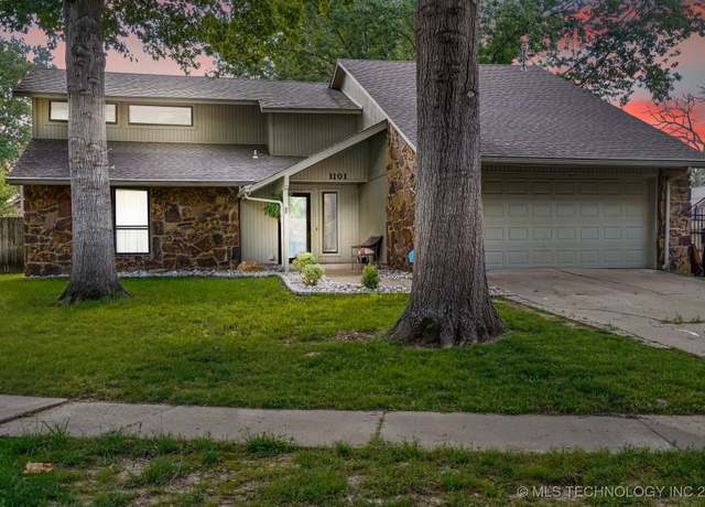 Property at 1101 S Chestnut Ave, Broken Arrow, OK 74012, 4 beds, 3 baths