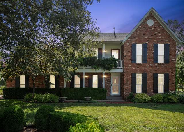 Property at 8313 N 159th EastAvenue, Owasso, OK 74055, 3 beds, 2.5 baths