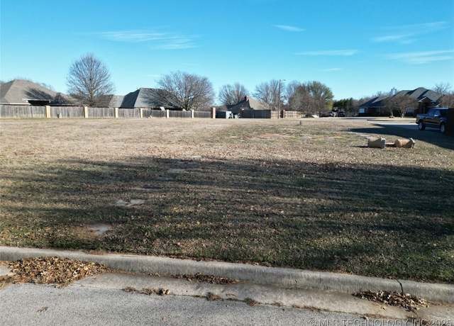 Property at 925 Dornick Dr, Ardmore, OK 73401