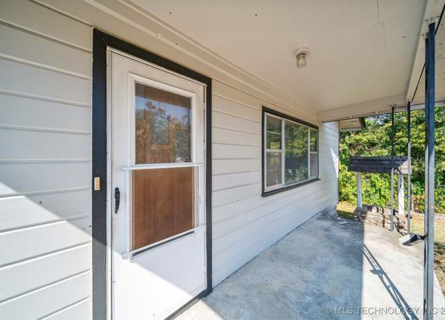 Property at 606 S Vann St, Pryor, OK 74361, 2 beds, 1 bath