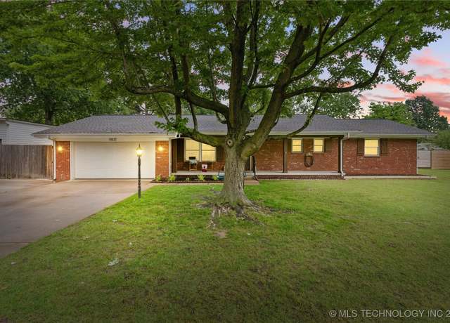 Property at 11837 S 84th Ave E, Bixby, OK 74008, 3 beds, 2 baths