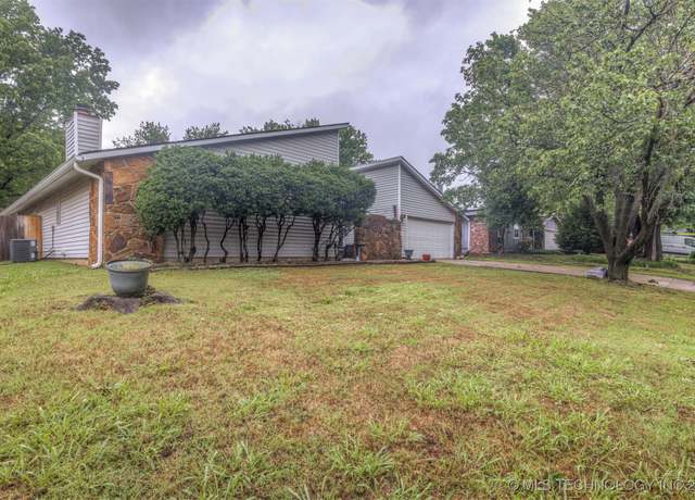 Property at 4012 S Cedar Ave, Broken Arrow, OK 74011, 3 beds, 2 baths
