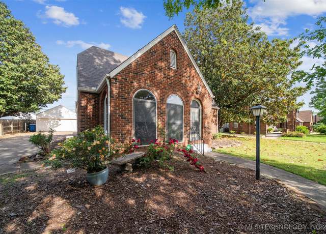 Property at 1731 S Florence Pl, Tulsa, OK 74104, 3 beds, 1.5 baths