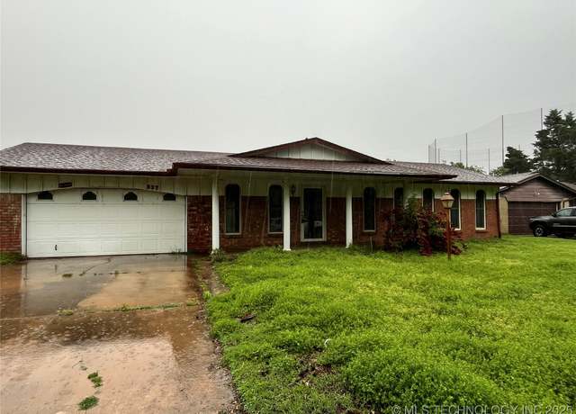 Property at 537 E F St, Jenks, OK 74037, 3 beds, 1 bath