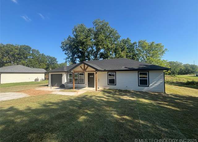 Property at 16711 E Oklahoma St, Tulsa, OK 74116, 3 beds, 2 baths