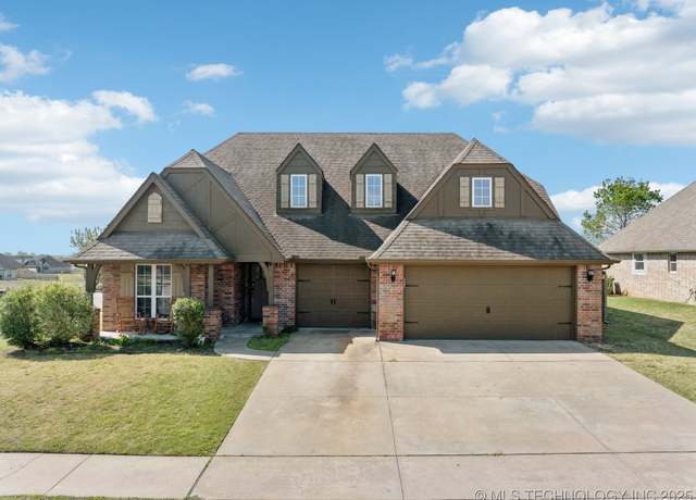 Property at 1946 E 135th St S, Bixby, OK 74008, 5 beds, 3 baths