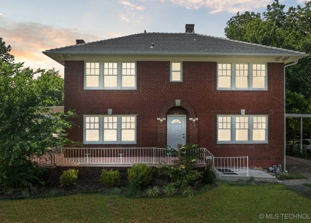 Property at 1715 Grandview Ave, Pawhuska, OK 74056, 4 beds, 1.5 baths