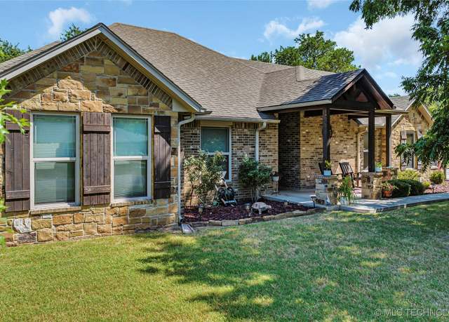 Property at 509 S 8th, Davis, OK 73030, 3 beds, 2 baths