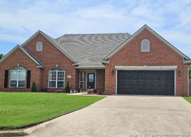 Property at 813 Franklin, Ardmore, OK 73401, 4 beds, 2.5 baths