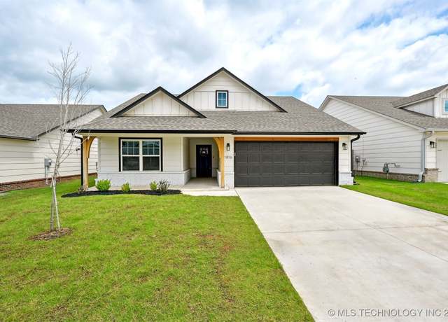 Property at 1816 E Winston St, Broken Arrow, OK 74011, 4 beds, 2 baths