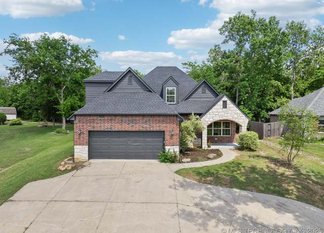 Property at 4805 S Mckinley Ave, Sand Springs, OK 74063, 4 beds, 2.5 baths