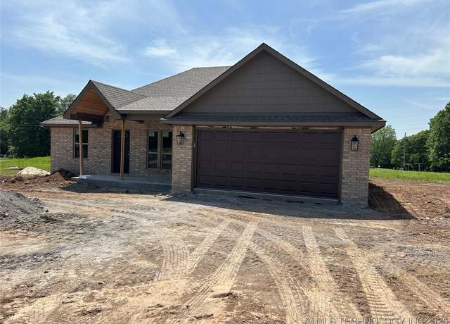 Property at 2060 N Everly Dr, Tahlequah, OK 74464, 3 beds, 3.5 baths