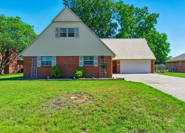 Property at 5501 Baylor Dr, Bartlesville, OK 74006, 5 beds, 3 baths