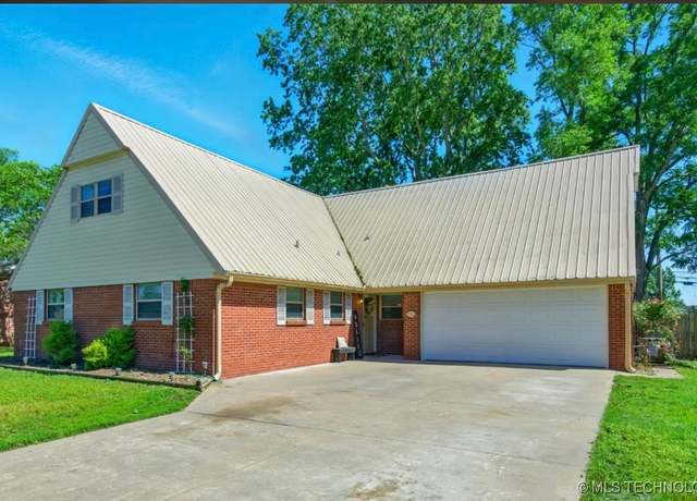 Property at 5501 Baylor Dr, Bartlesville, OK 74006, 5 beds, 3 baths