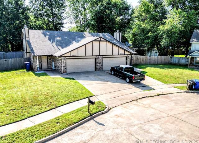 Property at 7205 S Date Pl, Broken Arrow, OK 74011, 3 beds, 2 baths