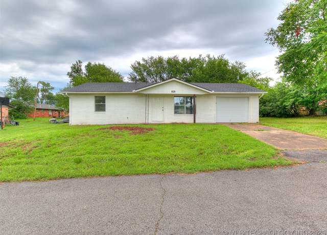 Property at 1405 S Cedar St, Bristow, OK 74010, 3 beds, 1 bath