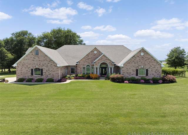 Property at 3311 Refinery Rd, Ardmore, OK 73401, 3 beds, 2 baths