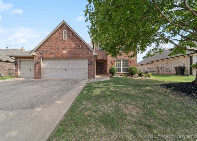 Property at 1907 W Woodbury St, Broken Arrow, OK 74012, 4 beds, 2.5 baths