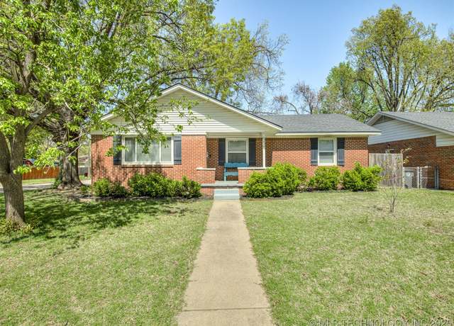 Property at 1605 E 54th Pl, Tulsa, OK 74105, 3 beds, 2 baths