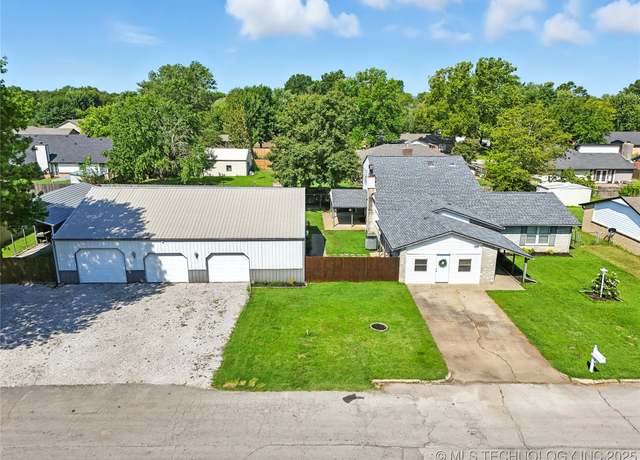 Property at 3310 S 214th EastAvenue, Broken Arrow, OK 74014, 6 beds, 4 baths