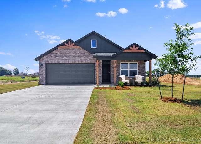 Property at 8513 E Fort Worth St, Broken Arrow, OK 74014, 4 beds, 2 baths