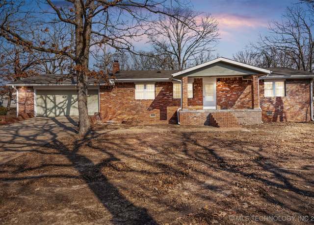 Property at 33215 E 697 Rd, Wagoner, OK 74467, 3 beds, 3 baths