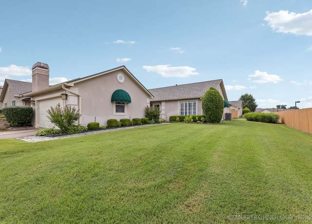 Property at 8316 E 81st Pl, Tulsa, OK 74133, 2 beds, 2 baths