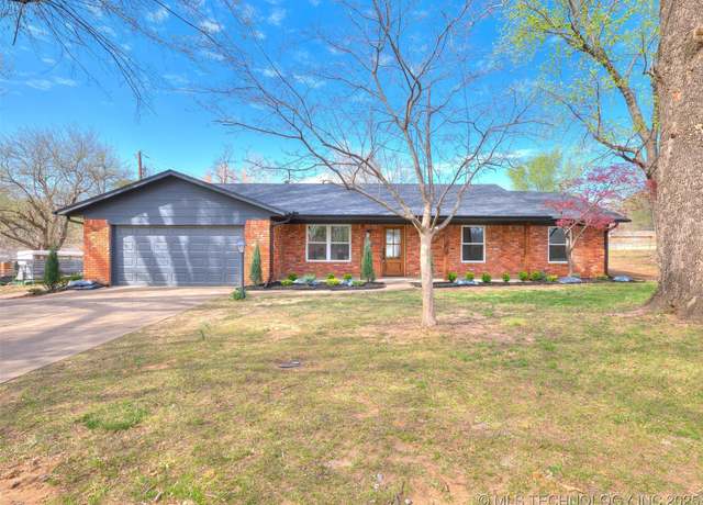 Property at 9415 E 116th St S, Bixby, OK 74008, 4 beds, 2 baths