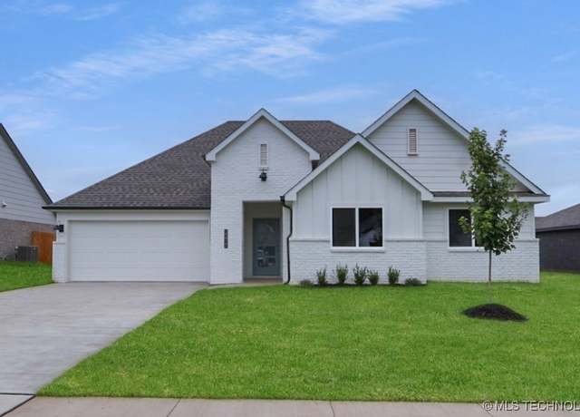 Property at 15912 E 75th Pl, Owasso, OK 74055, 4 beds, 2 baths