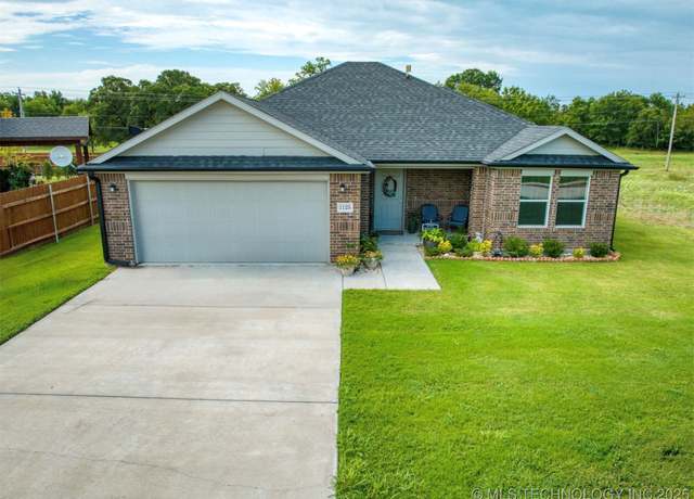 Property at 1125 Champion Way, Ardmore, OK 73401, 3 beds, 2 baths