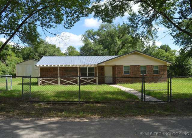 Property at 415347 E 1912 Rd, Antlers, OK 74523, 4 beds, 1.5 baths