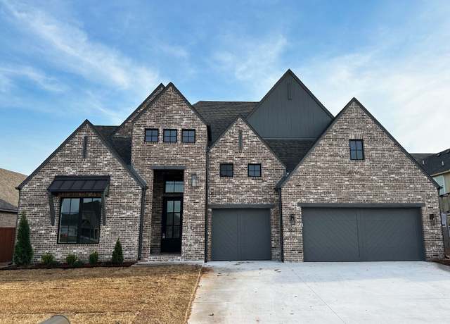 Property at 5818 E 127th Pl S, Tulsa, OK 74008, 4 beds, 3.5 baths