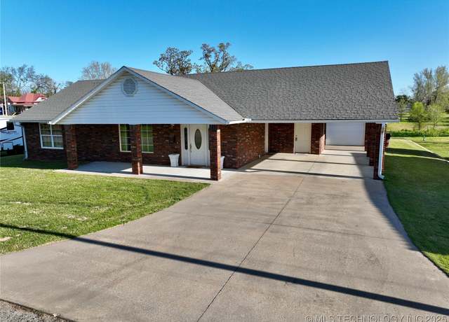 Property at 215 Belt St, Eufaula, OK 74432, 2 beds, 2 baths