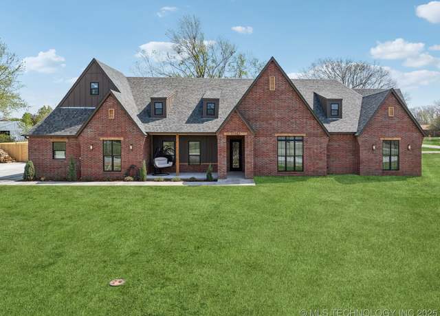 Property at 27353 E 64th St S, Broken Arrow, OK 74014, 4 beds, 3 baths