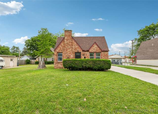 Property at 1131 E 36th St, Tulsa, OK 74105, 2 beds, 1 bath