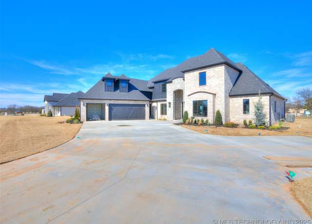 Property at 3211 E 169th St S, Bixby, OK 74008, 5 beds, 5.5 baths
