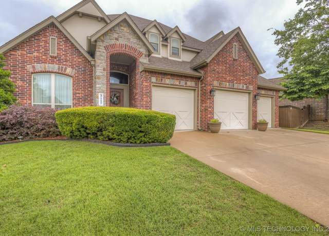 Property at 3117 S Hemlock Ct, Broken Arrow, OK 74012, 4 beds, 3 baths