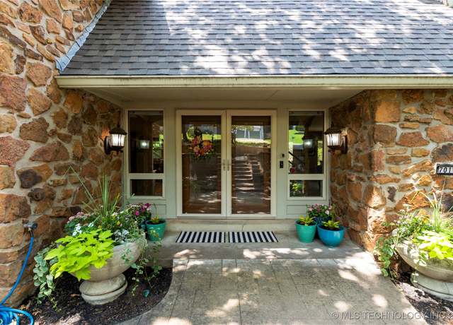 Property at 7014 S Birmingham Ct, Tulsa, OK 74136, 4 beds, 2.5 baths