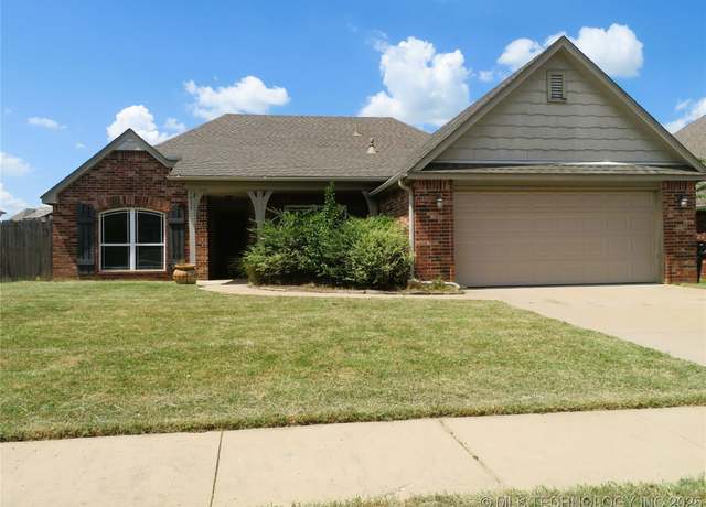 Property at 9906 N 103rd EastAvenue, Owasso, OK 74055, 4 beds, 2 baths