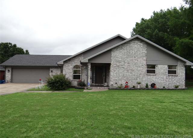 Property at 1105 Ono Ct, Mcalester, OK 74501, 3 beds, 3 baths