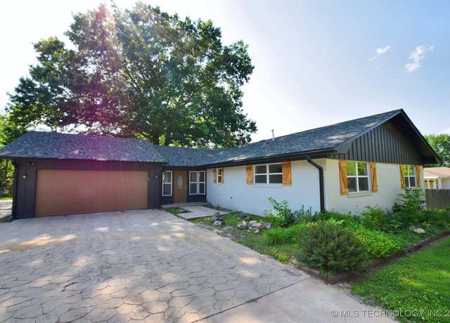Property at 717 N Oklahoma Ave, Tahlequah, OK 74464, 3 beds, 2 baths