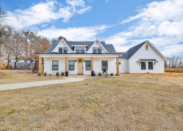 Property at 226 Sunshine Ln, Durant, OK 74701, 4 beds, 2 baths